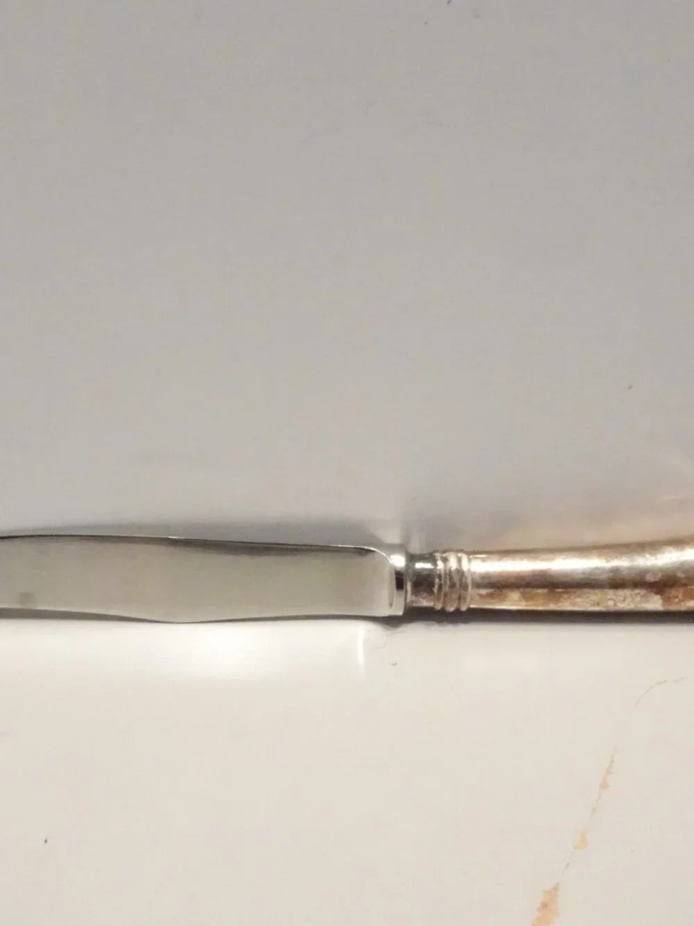 Set of 6 Vintage VINERS of SHEFFIELD Silver Plate STEAK KNIVES